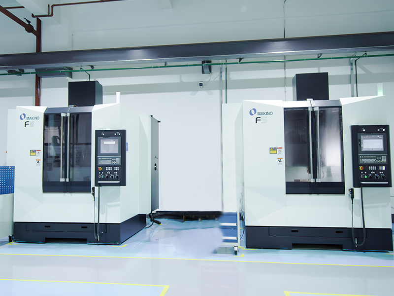 MAKINO CNC